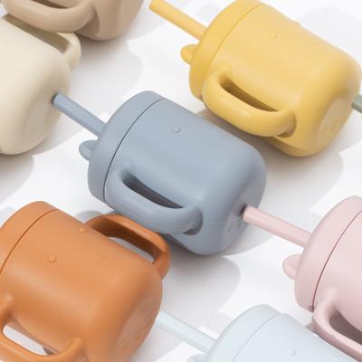 BPA-freie sichere Babytasse Trinktraining Cartoon-Form Tasse Baby Silikon Schnabeltassen mit Strohhalm für Kleinkind Babyartikel