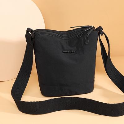 Nouveau sac seau décontracté en tissu nylon grande capacité flow multicouche léger et à la mode sac bandoulière