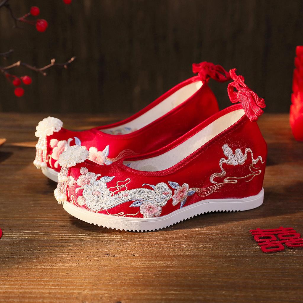 Embroidered Shoes Fringed Hanfu Shoes Antique Xiuhe Shoes Chinese Inner Heightening Cloth Shoes