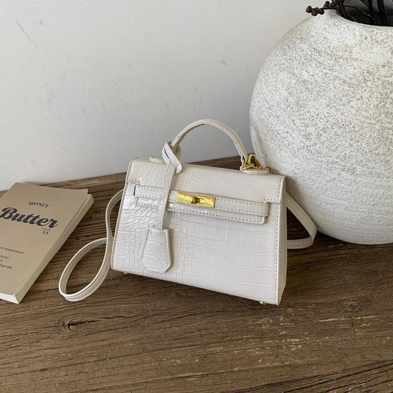 

Niche design bag women s versatile shoulder bag autumn and winter 2025 new texture handbag retro fashion messenger bag білий