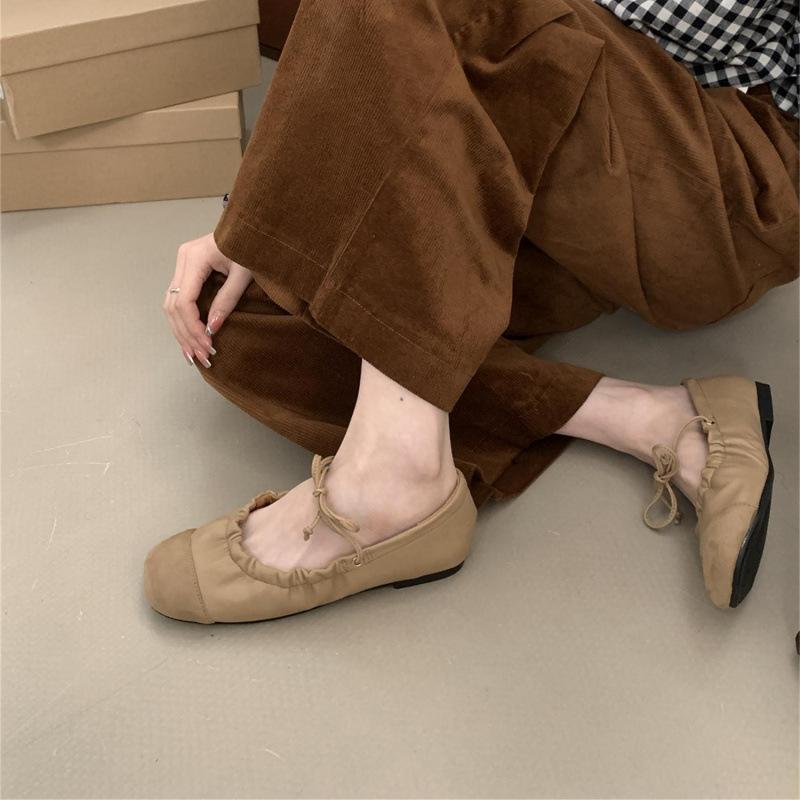 Spring and summer 2025 new gentle fairy style soft leather retro casual round head shallow mouth single shoes flat ballet shoes