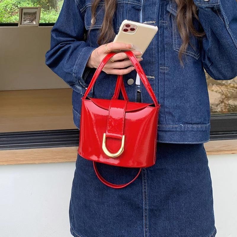 New Small Red PU Leather Crossbody Bags Fashion Metal Horseshoe Buckle Mini Flap Bucket Hand Bags Casual Black Shoulder Bags