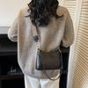 Premium Retro Small Bag Women'S Fashion Fashion Wide Shoulder Strap Messenger Bag Commuter Versatile Single Shoulder Armpit Bag