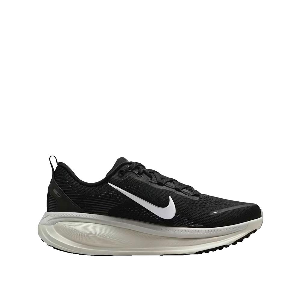Footwear Type + Nike + Vomero 18