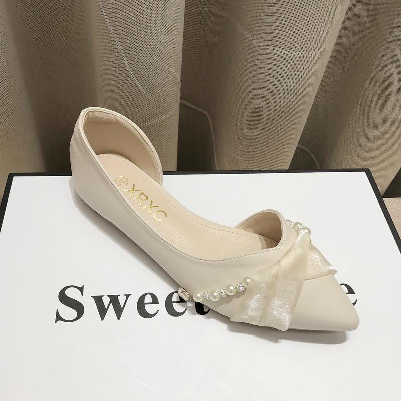 Small Fragrance Style Flat Shoes For Women With Pearl Side Cutouts And Elegant Design