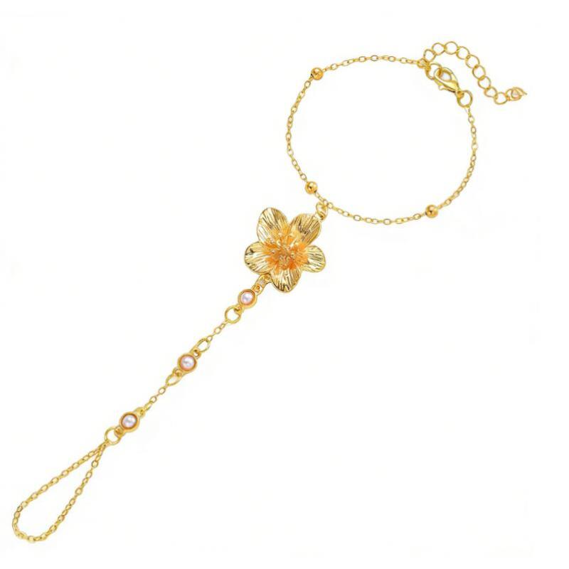 Exquisit Five Petal Flower Pearl Bracelets for Women Ladies Gold Color One Piece Bracelets Rings Vacation Jewelry Accessories