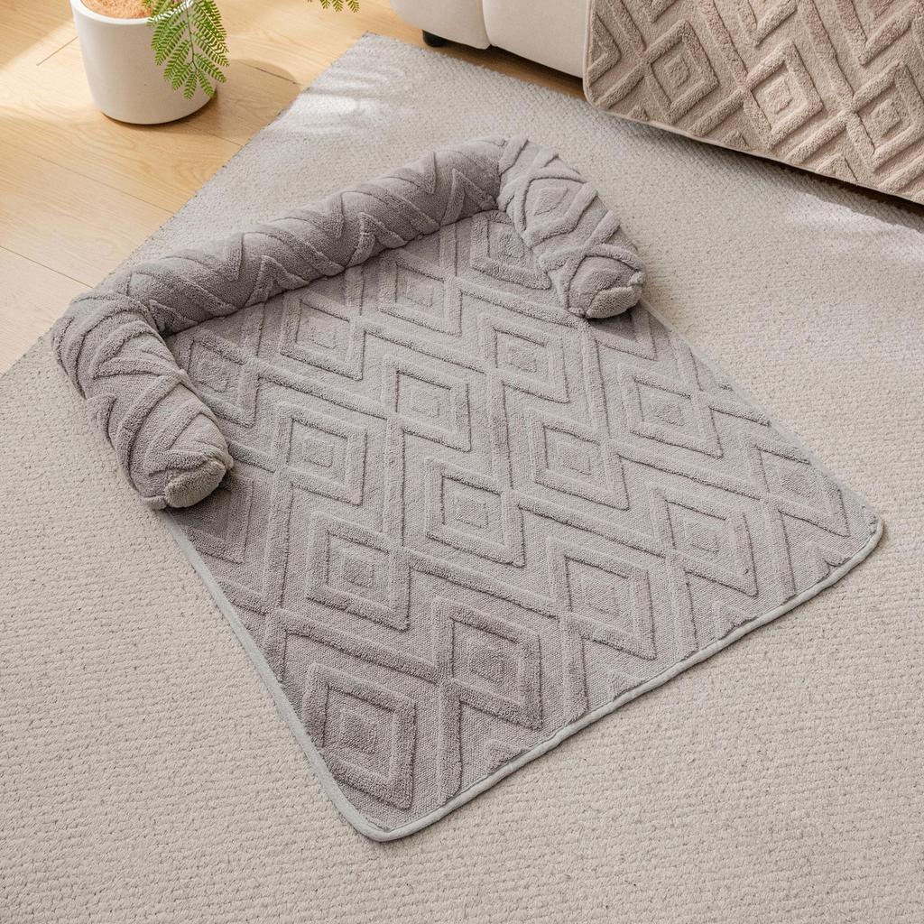 Plush Non-slip Pet Mat: Thickened Sofa Bed for Cats and Dogs