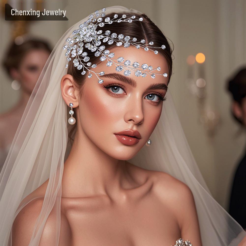 

Chenxing Rhinestone Bridal Headpiece: Elegant Handmade Wedding Hair Comb CP590