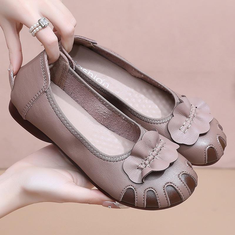 Comfortable non-slip Doudou shoes, spring and autumn middle-aged and old soft-soled one-pedal women's shoes, summer shallow-mouth single shoes