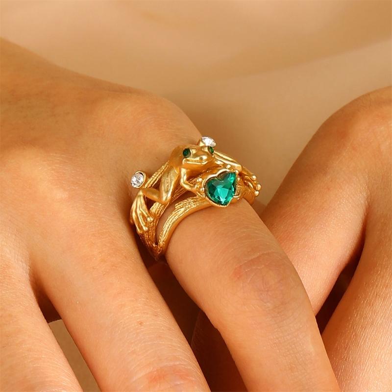 Emerald Green Heart Frogs Hug Ring Stylish Animal Finger Ring Unique Vintage Fashion Statement Jewelry for Women