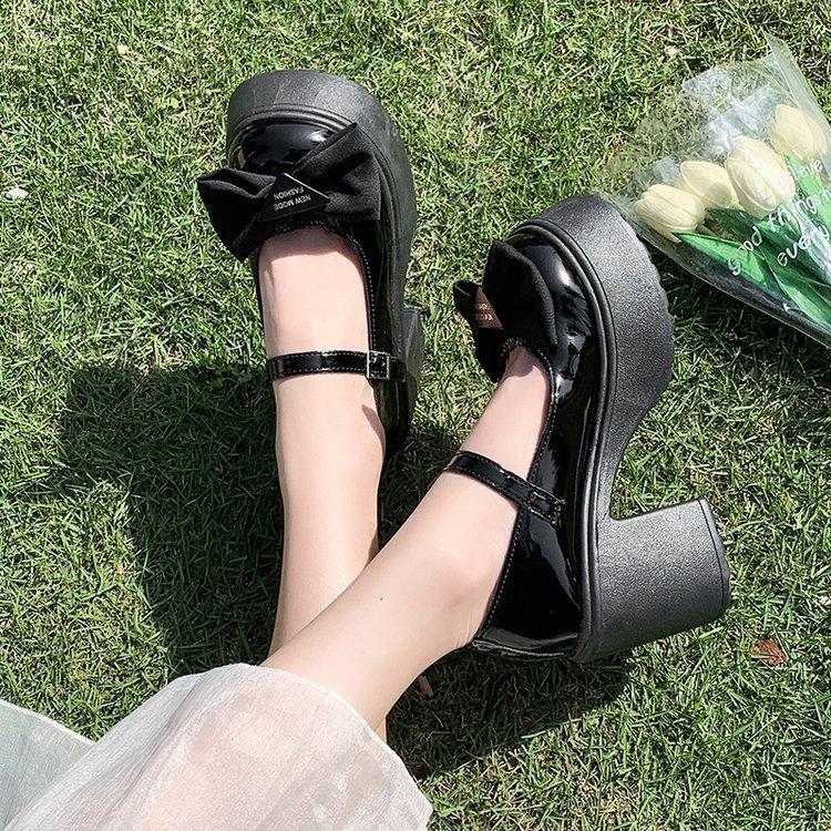 

Thick-soled British white retro thick-soled small leather shoes for women s spring and autumn with skirts 2025 new Mary Jane shallow mouth 35