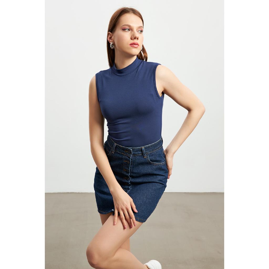 Dámské bílé tělo bez rukávů