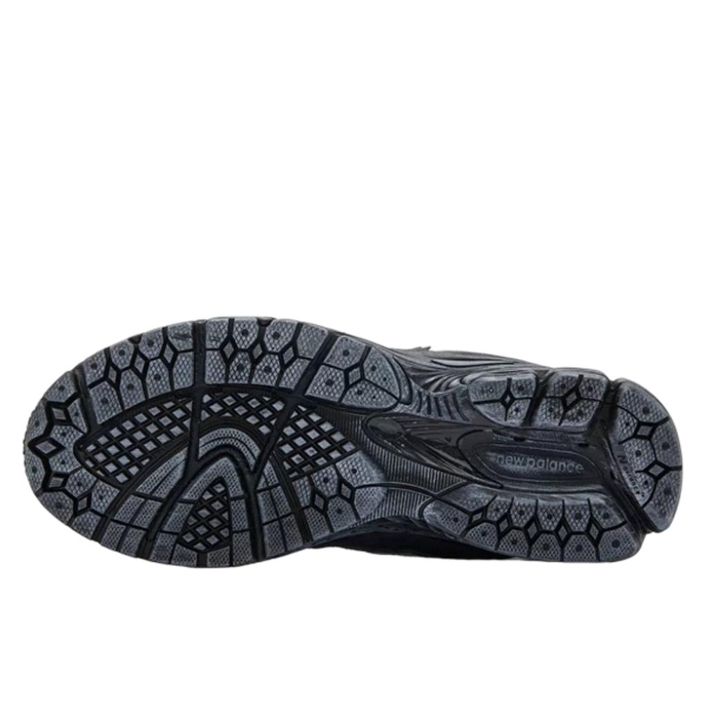 New Balance 2002R Vintage Black Grey