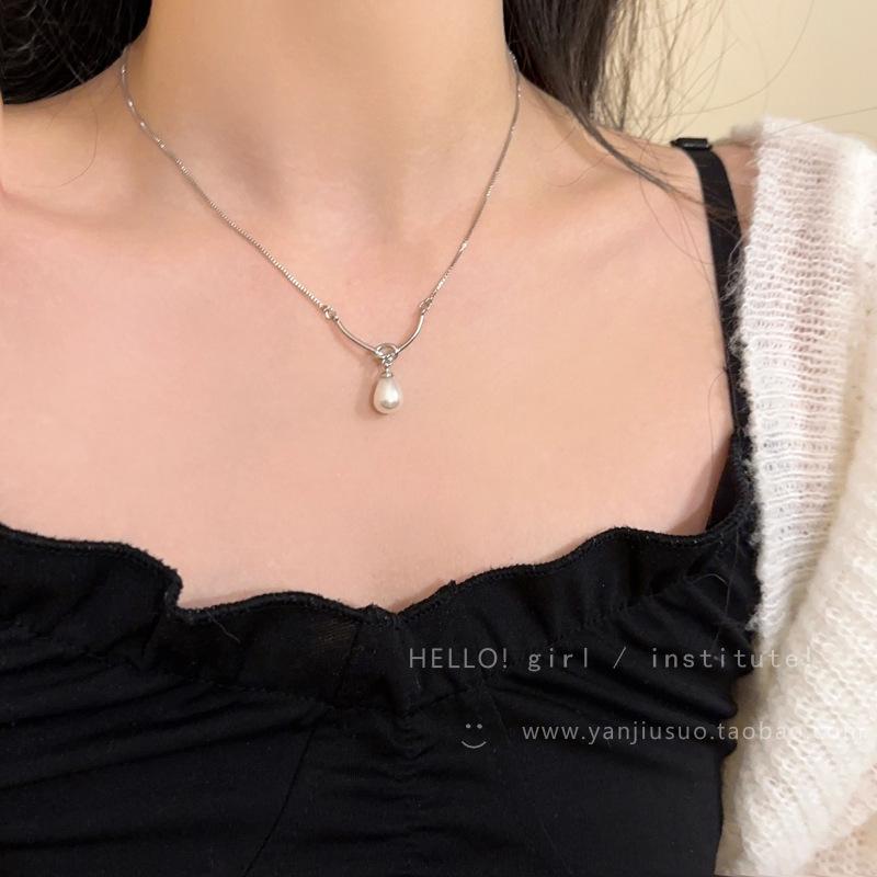 Ins Wind Pearl Necklace Design Collarbone Chain Love Pendant Jewelry