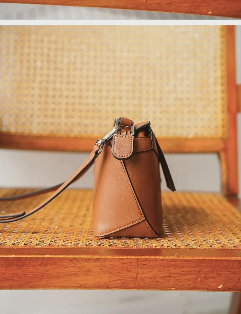 Retro-Style Genuine Leather Large-Capacity Ladies' Crossbody Shoulder Bag