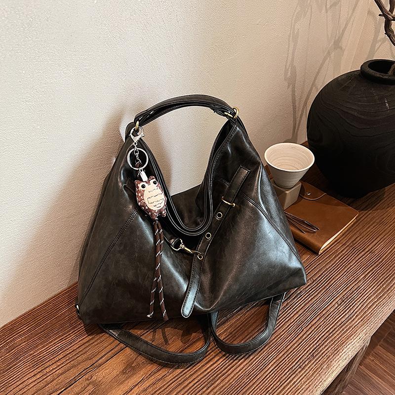 

Multifunctional Bag Women s High-end Retro Shoulder Bag Large Capacity Tote Bag Fashion Commuter Bag no pendant чорний
