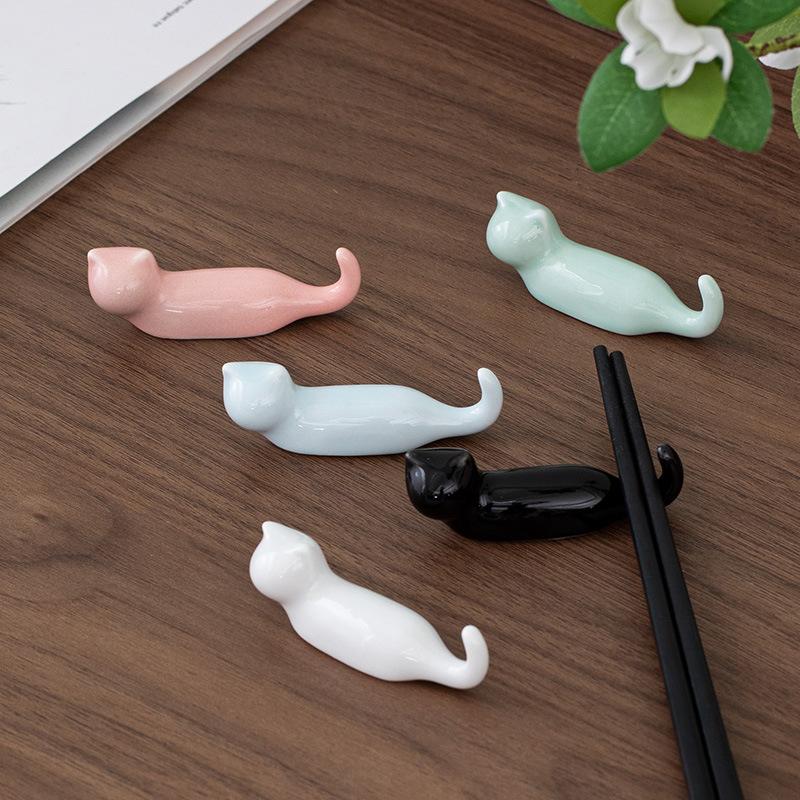 Japanese Ceramic Cute Lucky Cat Chopstick Rest Brush Holder Figurine Creative Home Kitchen Table Decor Office Desk Accessory