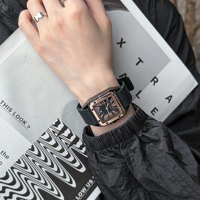 Fashion New Simple Calendar Retro Roman Quartz Watch Niche Square Casual Silicone Band Watch