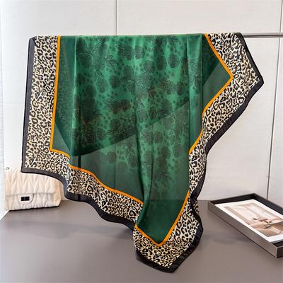 Koreanische Version von Imitation Seide Hochwertiger Druck Großer quadratischer Schal Seidenschal Schal Kopftuch Strandschal Nackenschutzschal Dekorativer Schal
