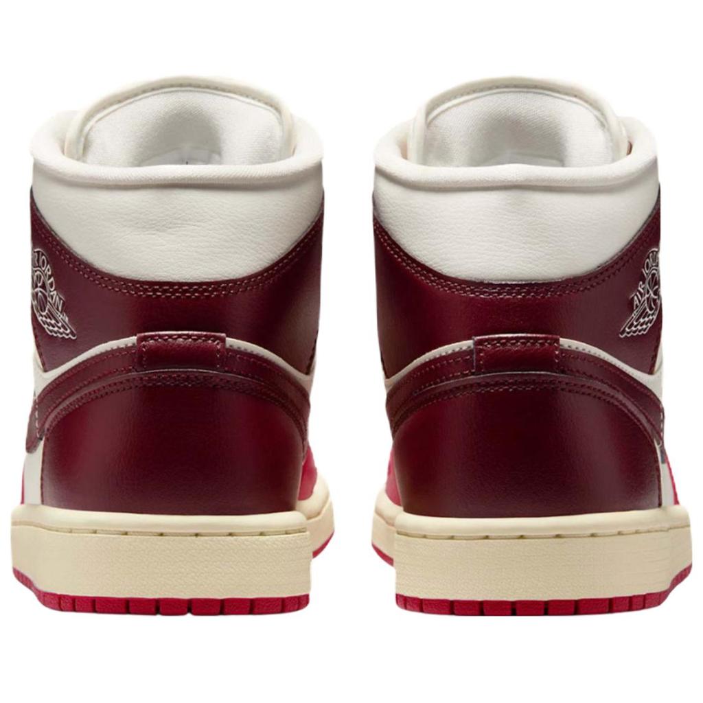 Jordan Air Jordan 1 Abrasion Resistant Abrasion Resistant Mid top Vintage Basketball Shoes Women's Red White BQ6472-119