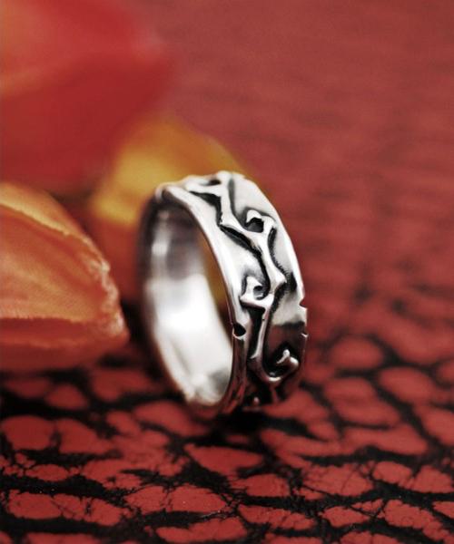 Sterlingworth Luvvine-W Silver Ring