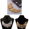 Fashionable European Style Alloy Necklace With Floral Design For Gift And Travel Souvenirs