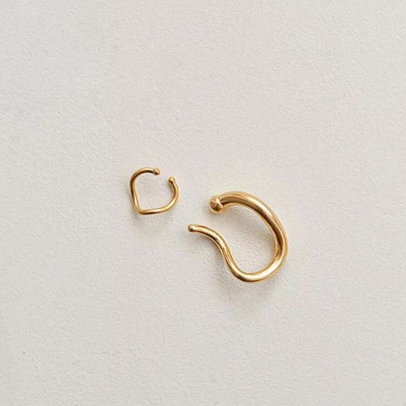 French Retro Twisted Metal Ear Cuff: Versatile Korean Style Ear Clip for Women, No Piercing Required, Elegant Temperament Ear Jewelry.
