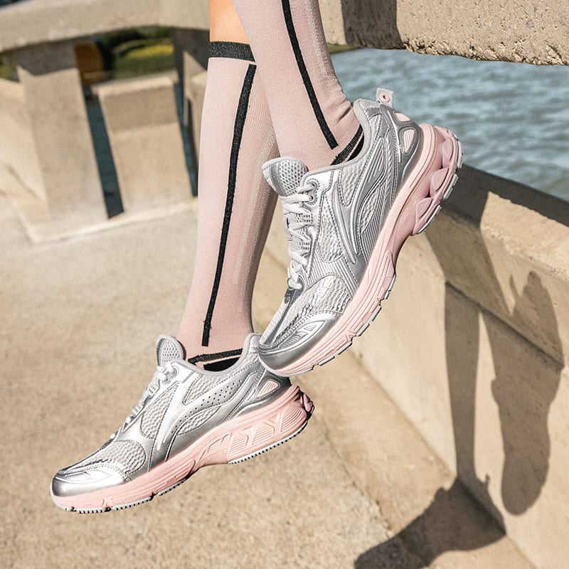 Li Ning Fuyao 2.0 Fabric Slip Resistant Abrasion Resistant Support Low top Running Shoes Women's Silver Pink ARXU002-12