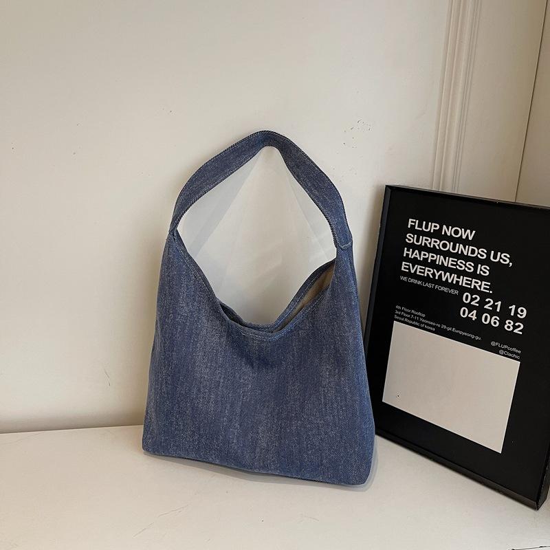 Niche design bag women's 2025 spring new large-capacity shoulder underarm bag casual fashion commuter tote bag