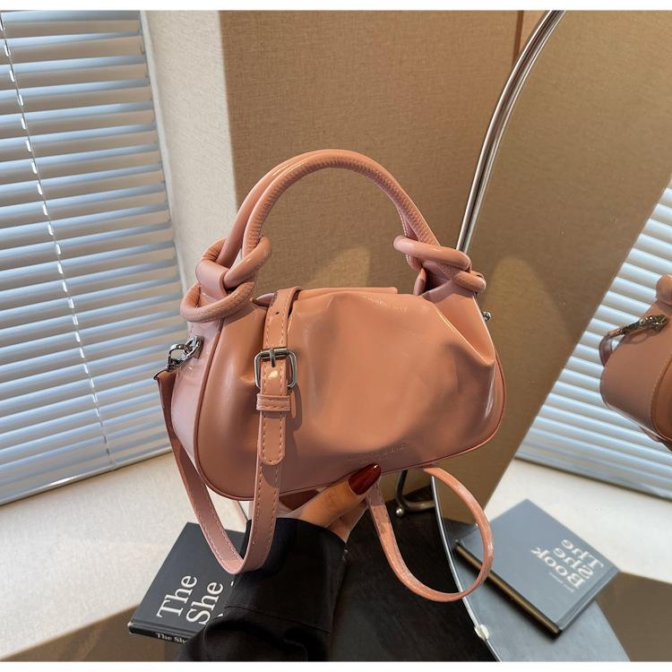 Niche Design Bag Women's New Summer Messenger Bag Portable Pleated Cloud Bag