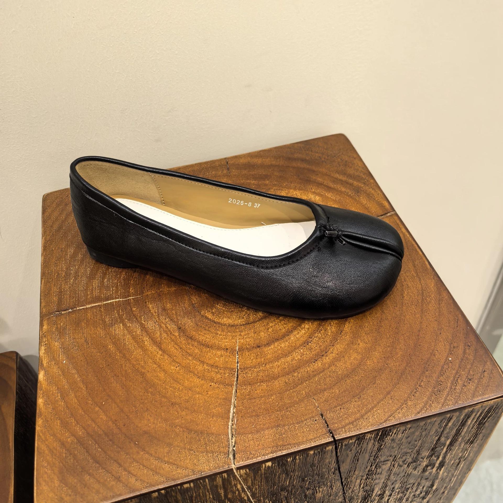 French leather soft-soled split-toed shoes 2026