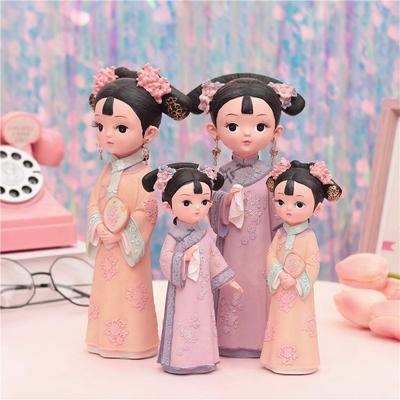 Deko & Wohnaccessoires – Statuetten