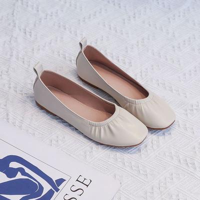 Flat-soled Doudou Shoes Women's 2025 New Soft Leather Grandma Shoes Spring and Autumn Soft-soled Mother Leather Shoes Low-heeled Commuter Shoes