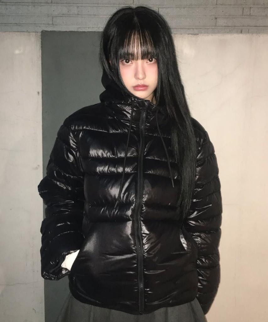 Ames-Worldwide Light Weight Hooded Padding Black