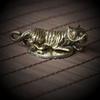 1pc Cuivre Tigre Petits Ornements Rétro Laiton Animal du Zodiaque Chinois Statue Tigre Figurines Porte-clés Pendentifs Décoration d'Intérieur Antique