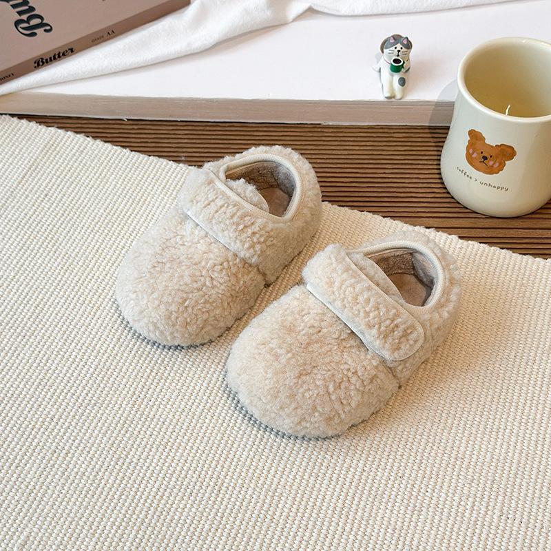 Girls' outdoor furry shoes for autumn and winter, soft-soled, non-slip, padded with wool, warm cotton shoes, loafers for little girls