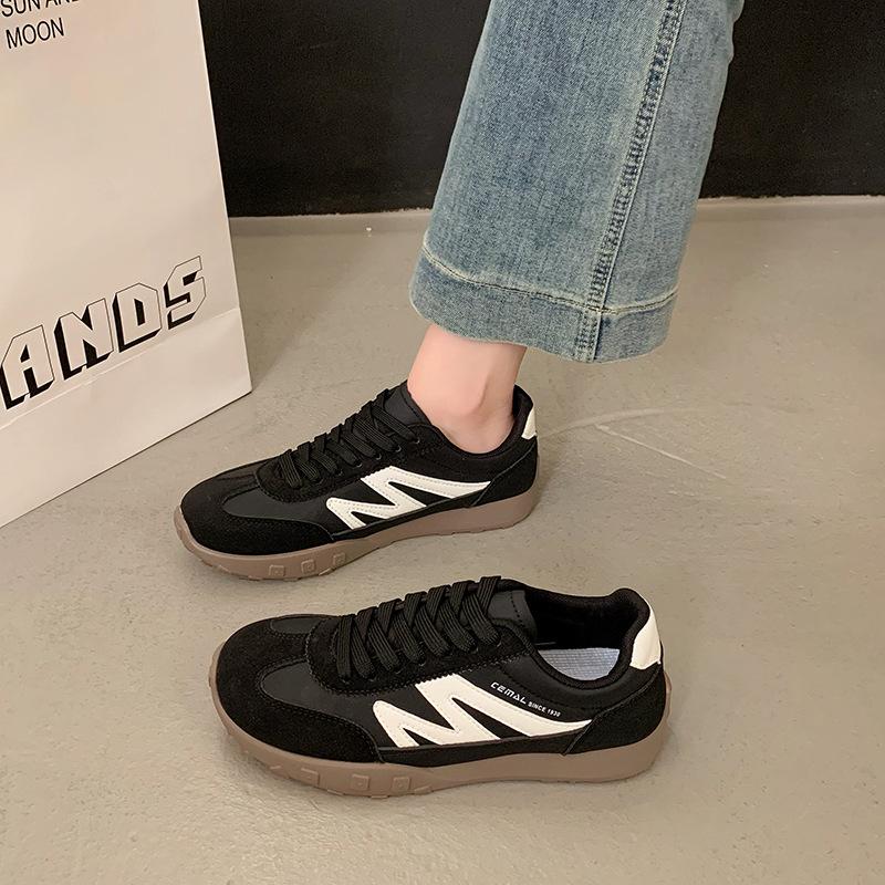 

Retro German training shoes women s spring 2025 new casual versatile soft leather sports board shoes soft sole light single shoes women 40 чорний