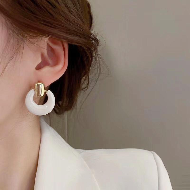 Retro simple temperament versatile circle earrings women, geometric design earrings