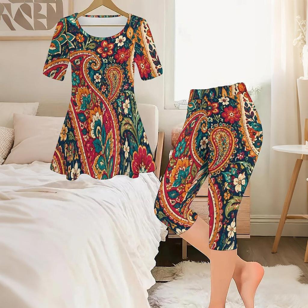 Women Plus Size Printed Two Piece Set Round Neck Short Sleeve Flared Top Capri Pants
