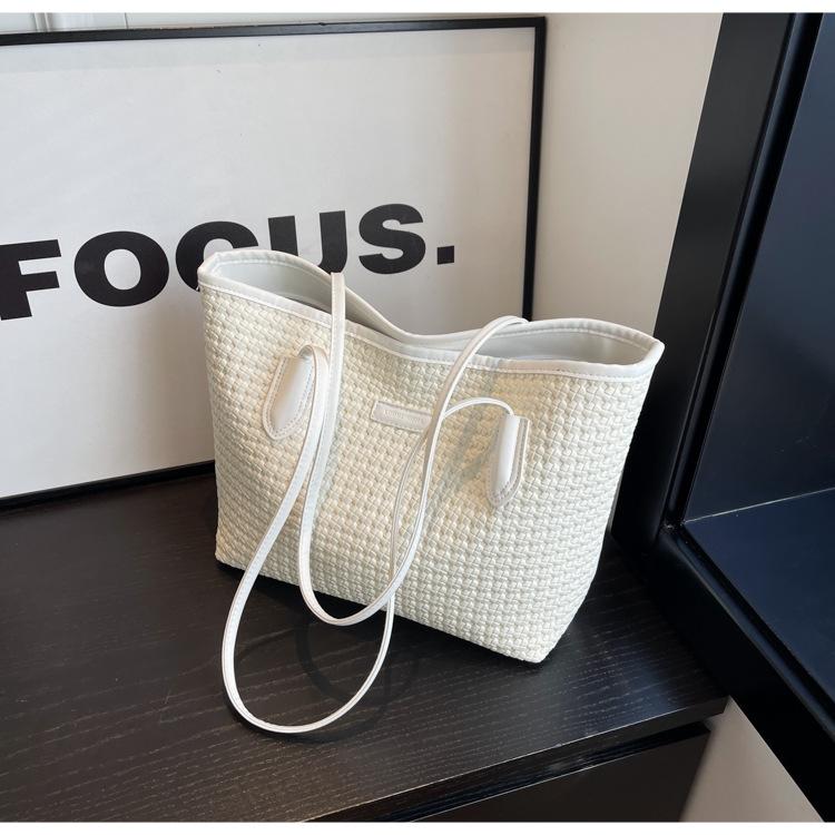 Simple Large-capacity Bag Women's Fashion New Shoulder Bag Casual Versatile Commuter Texture Tote Bag
