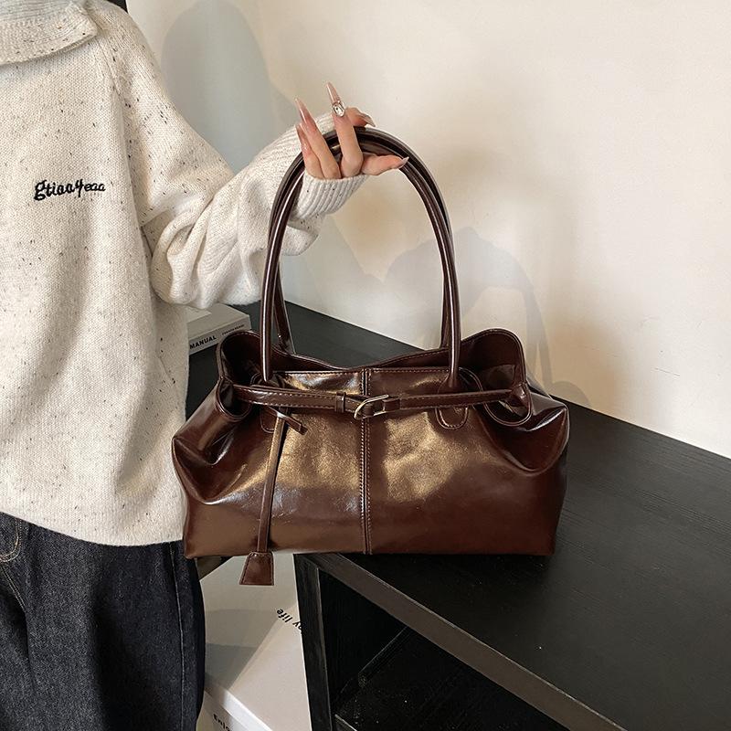 Vintage Handbag for Women Large Capacity 2026 New Underarm Commuting Bag Fashi Female Casual Single Shoulder Tote Bag