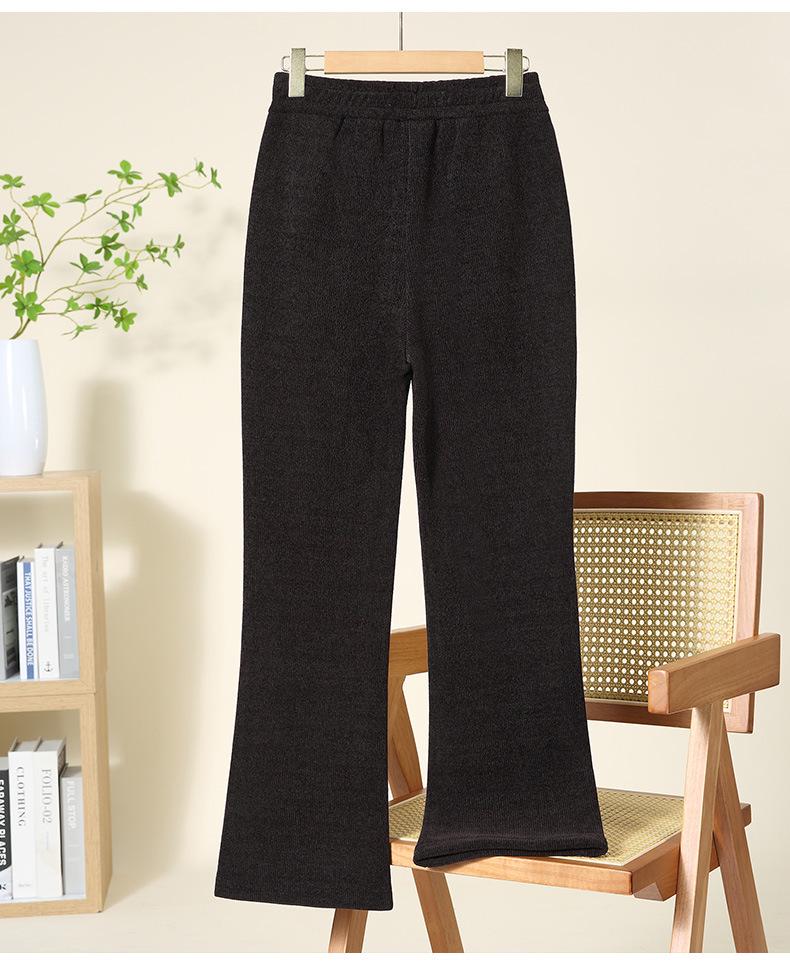 Mom's Warm Velvet High-Waist Flared Pants - Autumn/Winter, Elastic, Loose Fit for Middle-Aged & Elderly Women