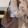Women's Bag  New Retro Commuter Versatile Fashion Niche Large-capacity Casual Shoulder Messenger Bag
