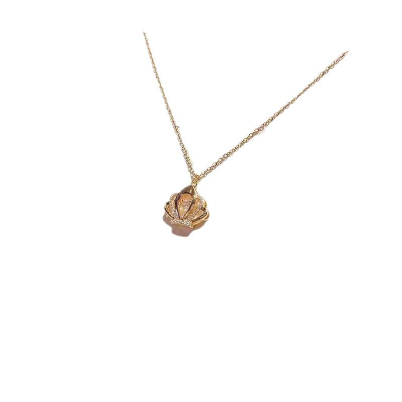 Crown Necklace Women'S Light Luxury Copper Plating Slightly Inlaid Diamond Wind Does Not Fade, Simple Temperament Model For Friends