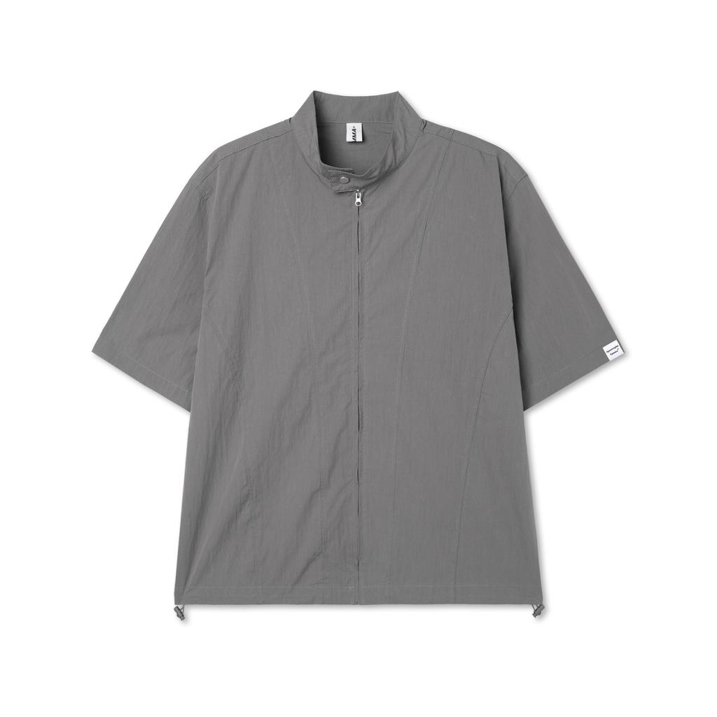 APOSTROPHE COMMA Reversible Label High-Neck Zip-Up Short-Sleeve Shirt_Dark Gray