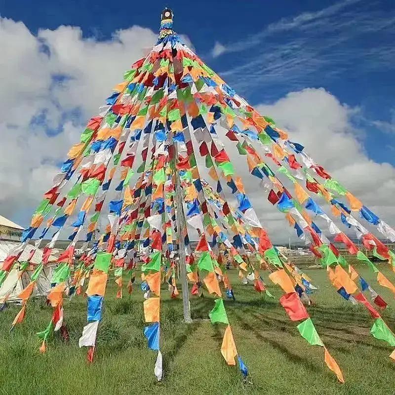 Náboženská vlajka Tibetská buddhistická modlitební vlajka Barevný tisk Modlitba Umělé hedvábí Tibet Lung Ta Praporky Písma Vlajková dekorace