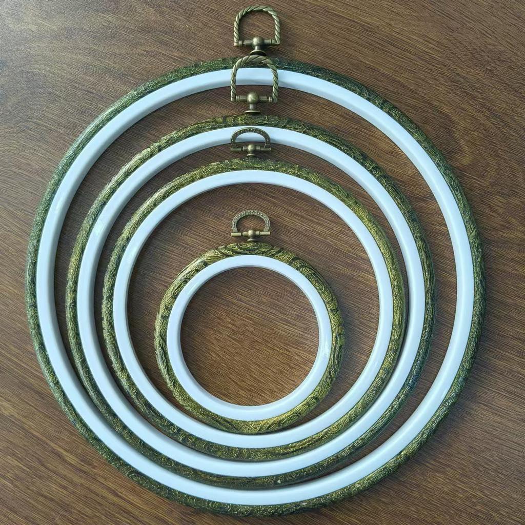 Plastikowa tamborek w stylu vintage: Drewniana rama do haftu krzyżykowego 22cm do zawieszenia na ścianie