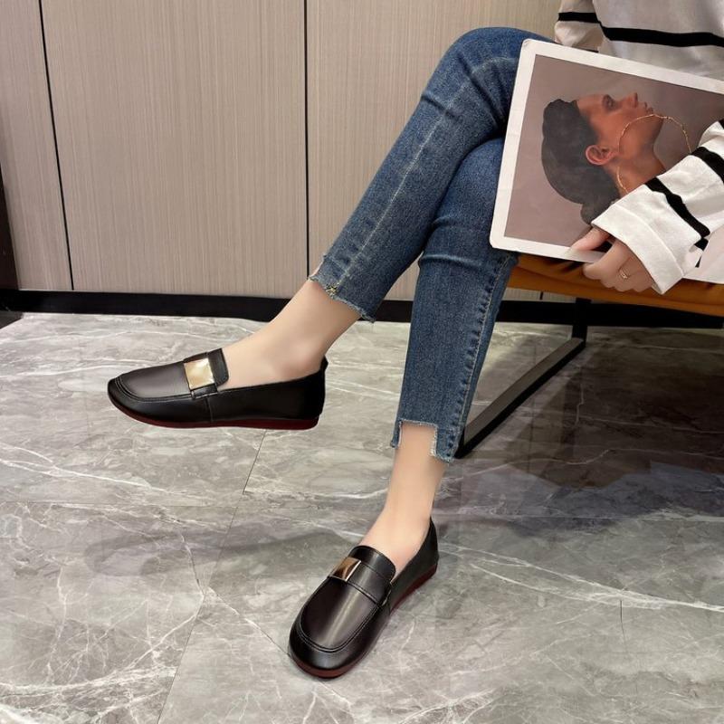 Casual Single Shoes Women's Autumn and Winter New Large Size Round Head Low Heel Simple and Versatile One-pedal Single Shoes