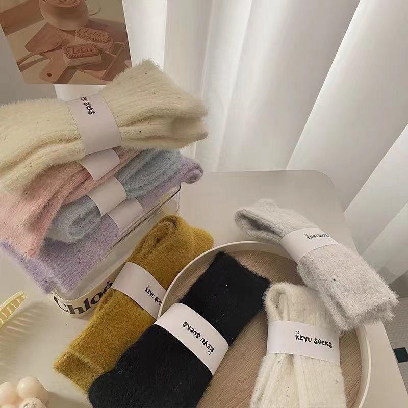 Women's Mink Velvet Mid-Calf Plush Socks - Korean Style, Solid Color, Extra Thick for Autumn/Winter