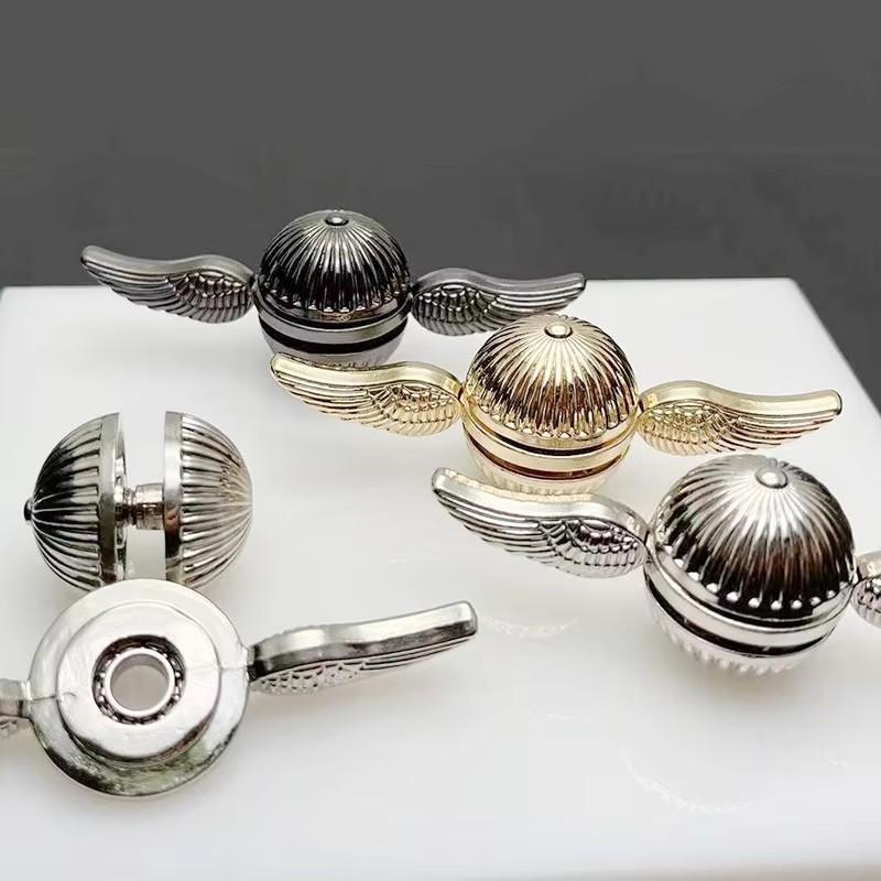 1 Stück EDC Fidget Spinner Spielzeug Fingerspitze Rotierende Flügel Gyroskop Stressabbau Spielzeug Kinder Erwachsener Rotierende Metallkugel Schreibtisch
